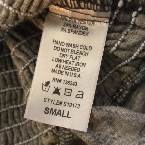 𝅺vintage Havana EST 1954 Camo Off-Shoulder Long Sleeve Top Small - Picture 5 of 7